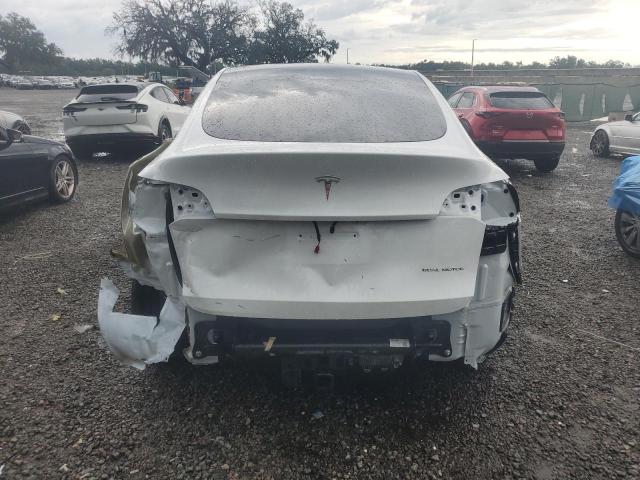 2024 TESLA MODEL Y 7SAYGAEE9RF121975