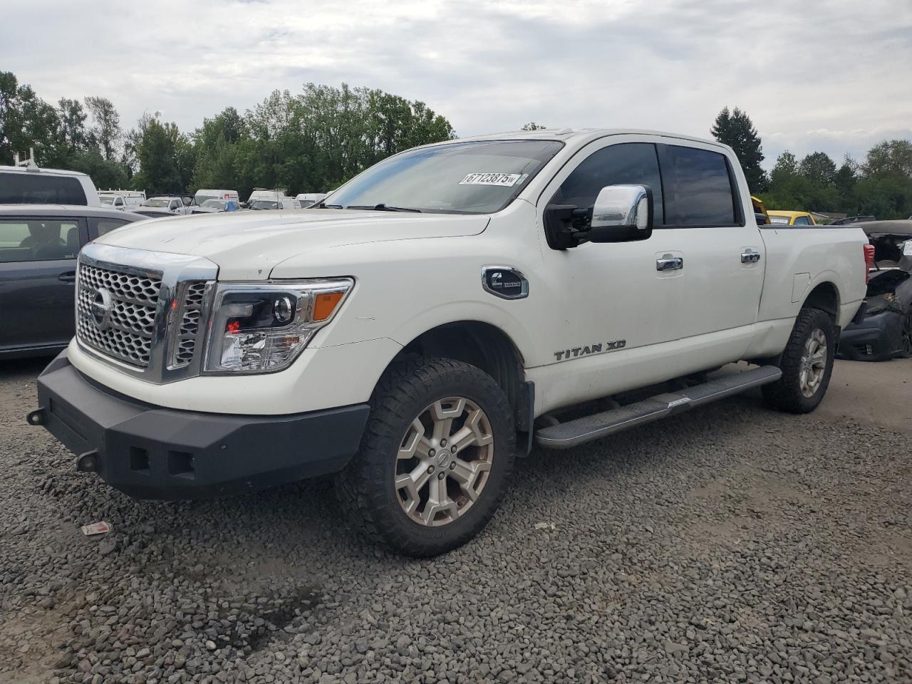 NISSAN TITAN SL