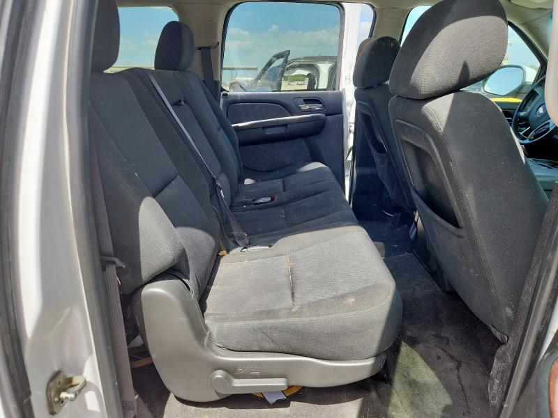 2013 CHEVROLET SUBURBAN C1500 LS - 1GNSCHE09DR132934