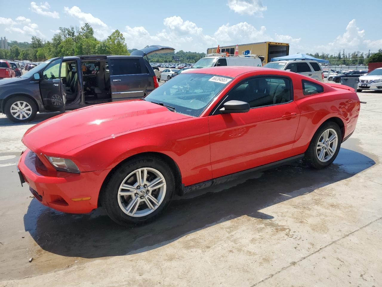 FORD MUSTANG