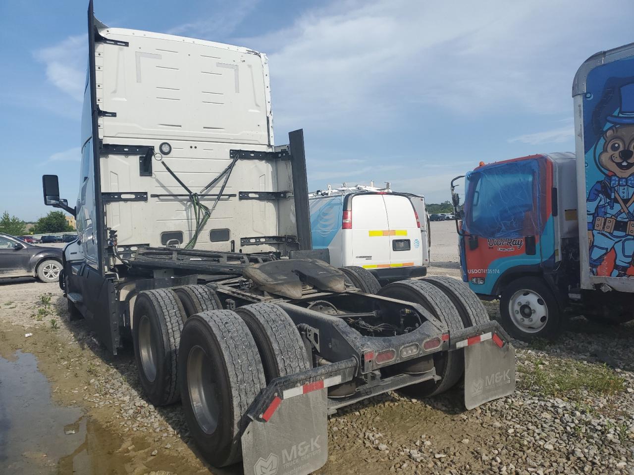 Lot #3278998685 2026 VOLVO NEW VNL