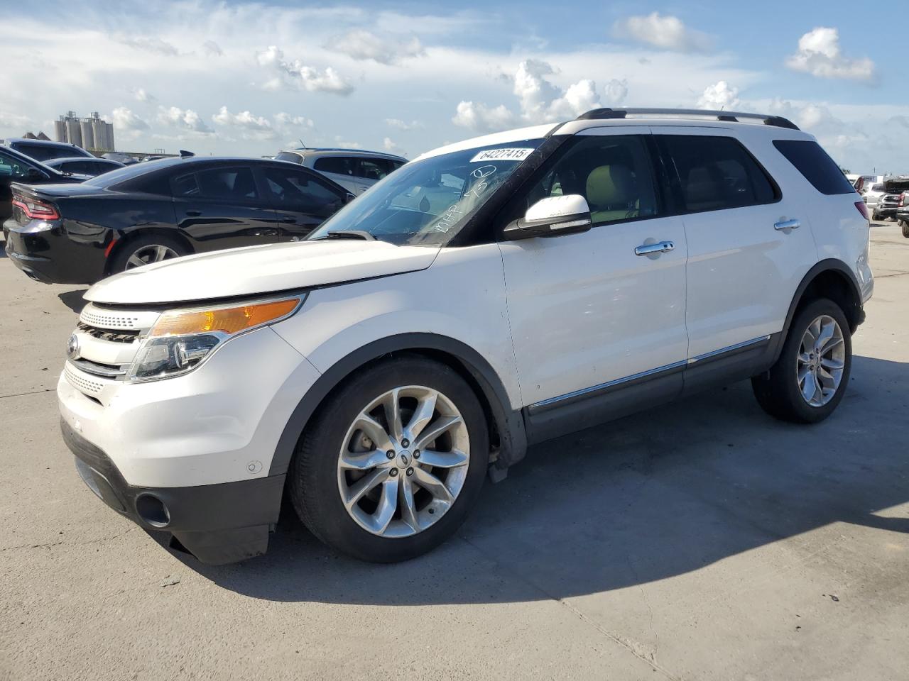  Salvage Ford Explorer