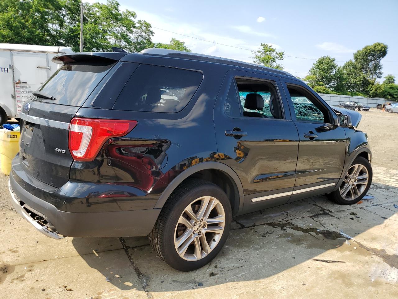 FORD EXPLORER XLT
