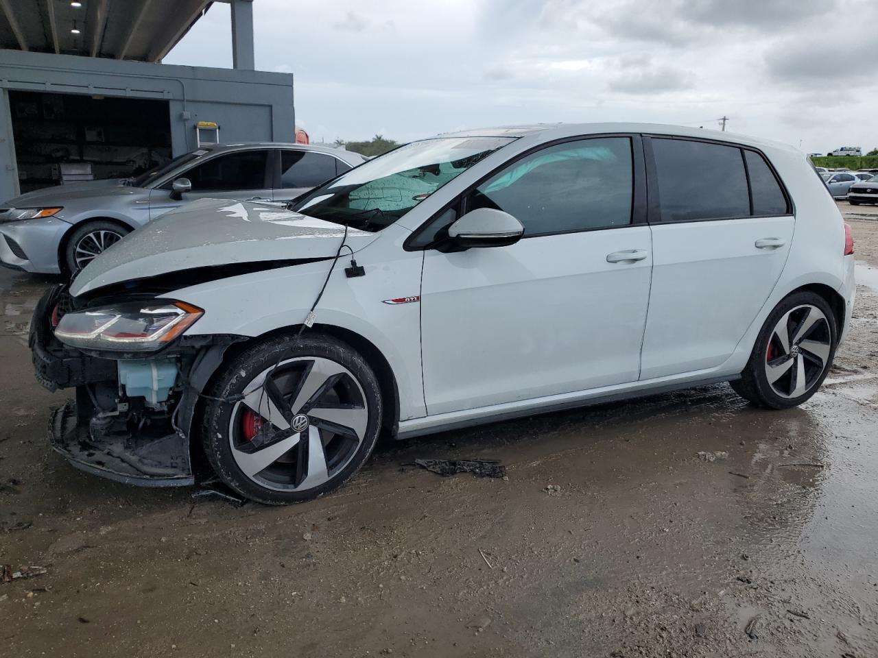 VOLKSWAGEN GOLF GTI S
