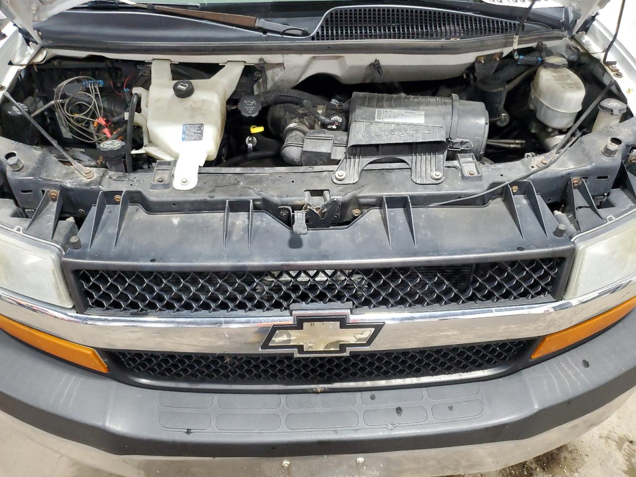 CHEVROLET EXPRESS LT