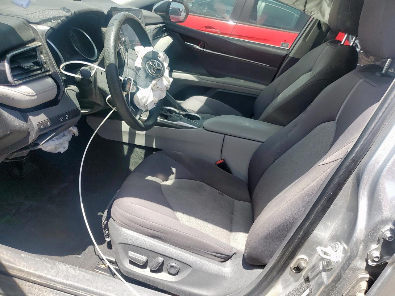 Toyota Camry le 2021