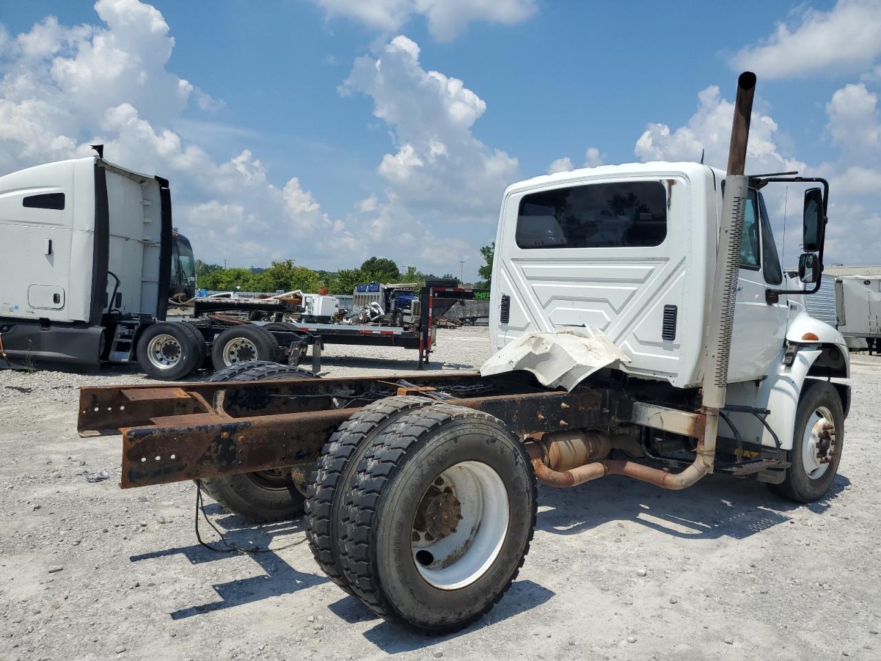 Lot #3254515151 2012 INTERNATIONAL 4000 4400