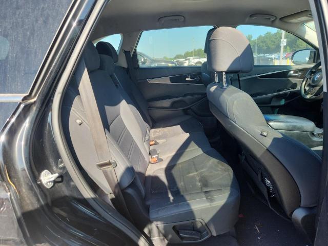 2017 KIA SORENTO LX 5XYPG4A52HG201612