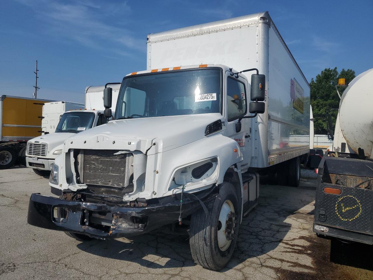 Lot #3302769348 2018 HINO 258/268