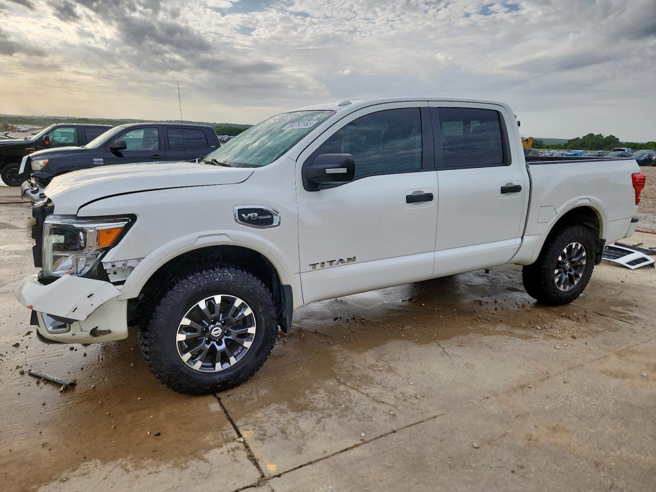 NISSAN TITAN SV