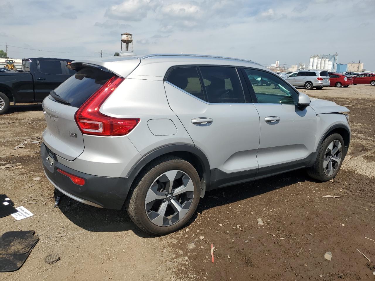 VOLVO XC40 PLUS