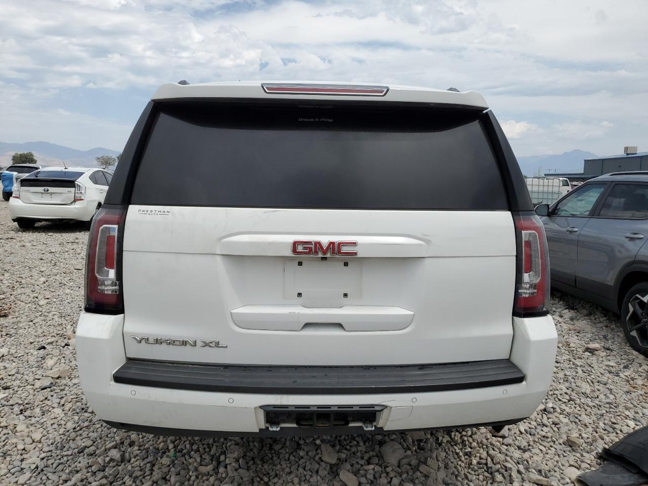 GMC YUKON K1500 SLT