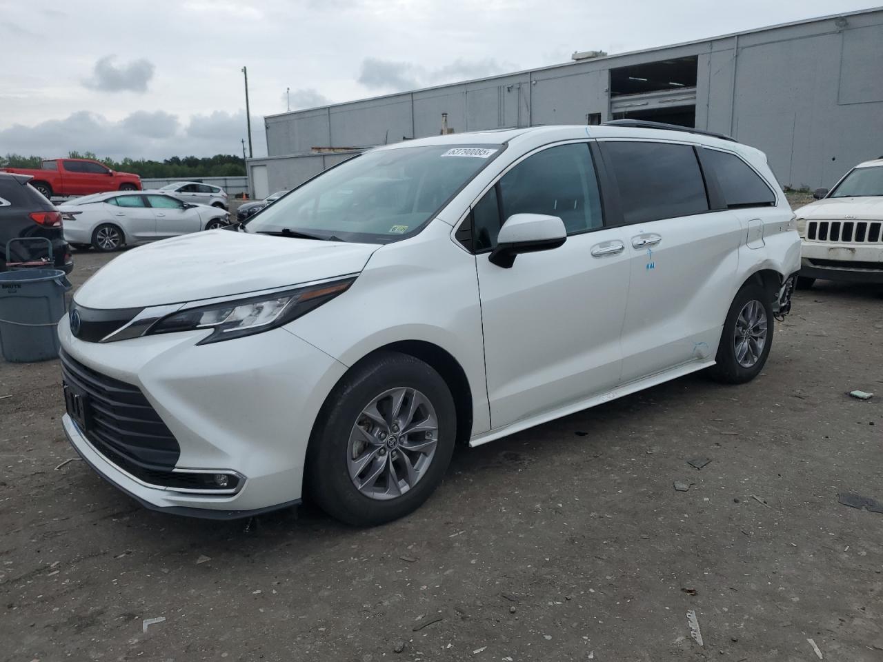 TOYOTA SIENNA XLE