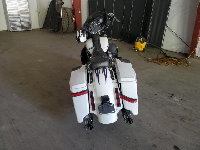 2016 HARLEY-DAVIDSON FLHXSE CVO - 1HD1PXN19GB954155