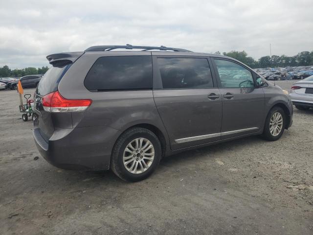 2013 TOYOTA SIENNA XLE - 5TDYK3DC2DS382750