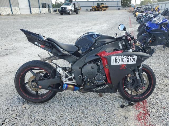 YAMAHA YZFR1
