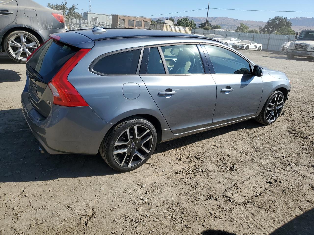 VOLVO V60 T5 DYNAMIC