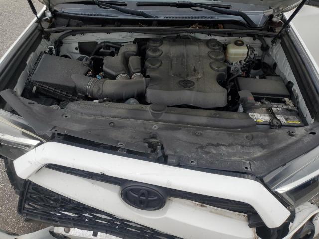 2018 TOYOTA 4RUNNER SR JTEBU5JR1J5605894