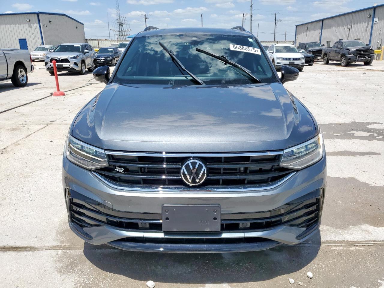 VOLKSWAGEN TIGUAN SE R-LINE BLACK