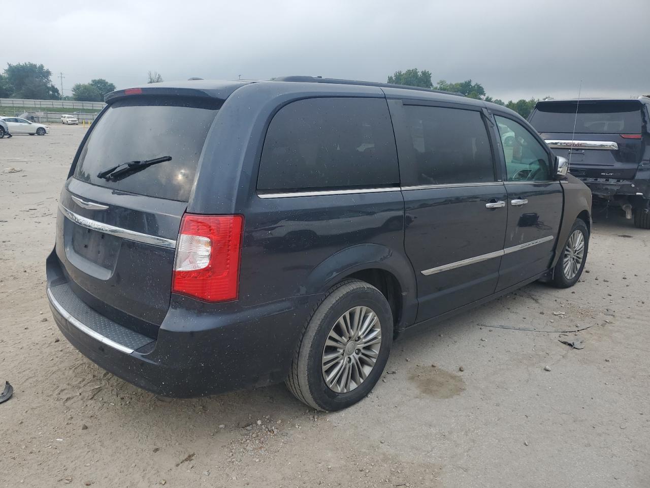 CHRYSLER TOWN & COUNTRY TOURING L