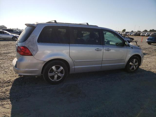 2011 VOLKSWAGEN ROUTAN SE - 2V4RW3DG3BR766608