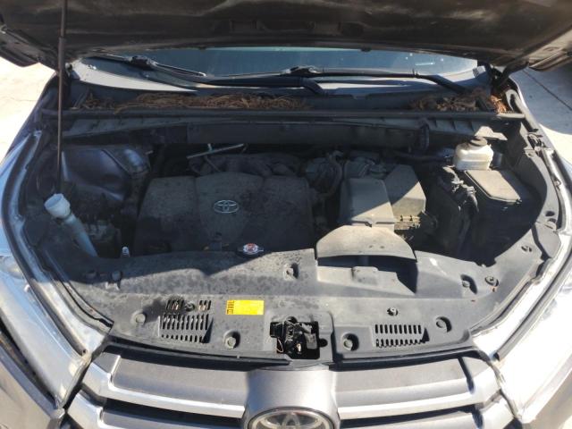 2019 TOYOTA HIGHLANDER 5TDZZRFHXKS304385