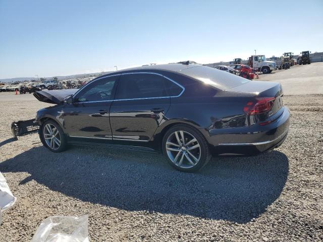 2017 VOLKSWAGEN PASSAT R-L 1VWDT7A32HC044017