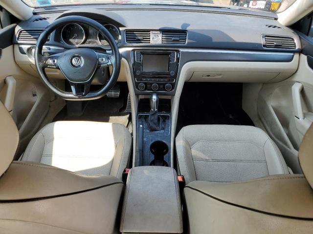 2017 VOLKSWAGEN PASSAT R-L 1VWDT7A33HC068598