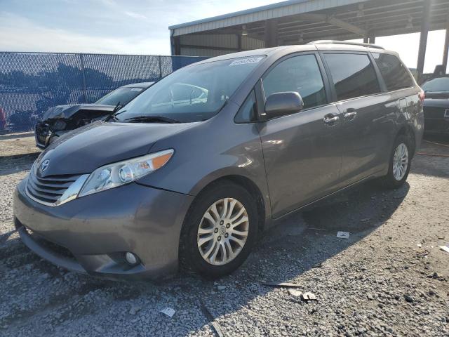 TOYOTA SIENNA XLE