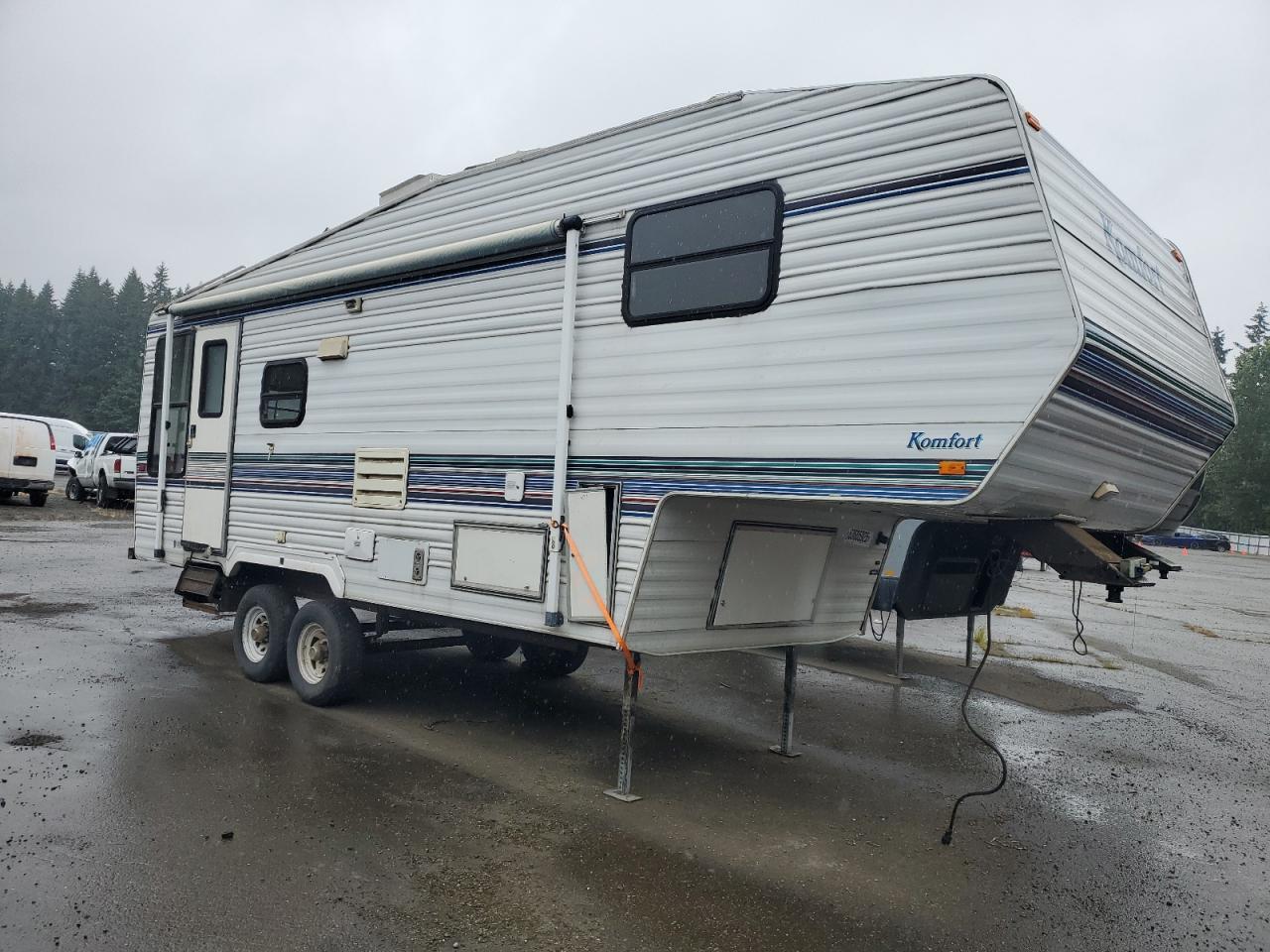 Lot #3192613803 1995 KOMFORT FIFTH WHEEL