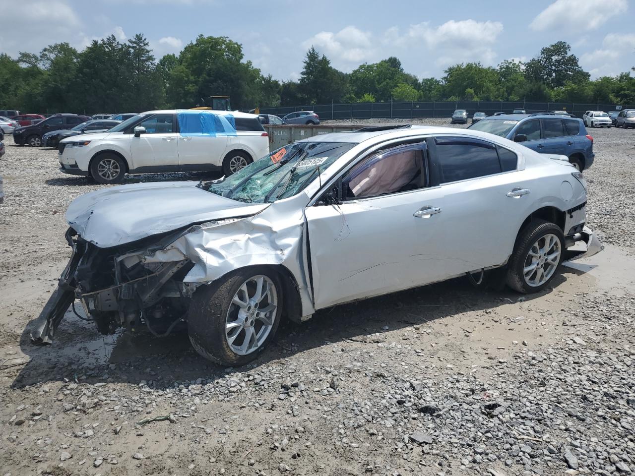 NISSAN MAXIMA S