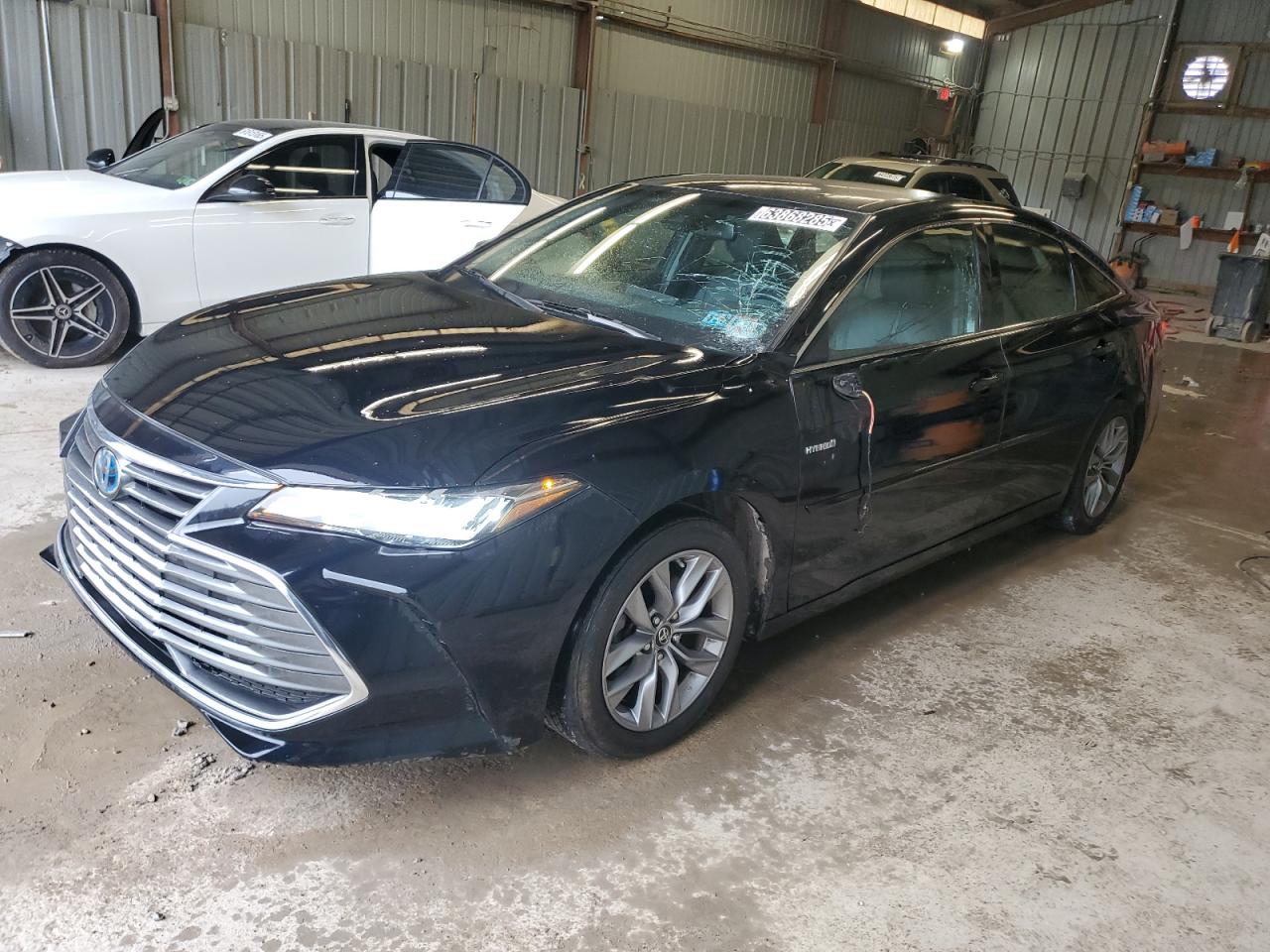 TOYOTA AVALON XLE