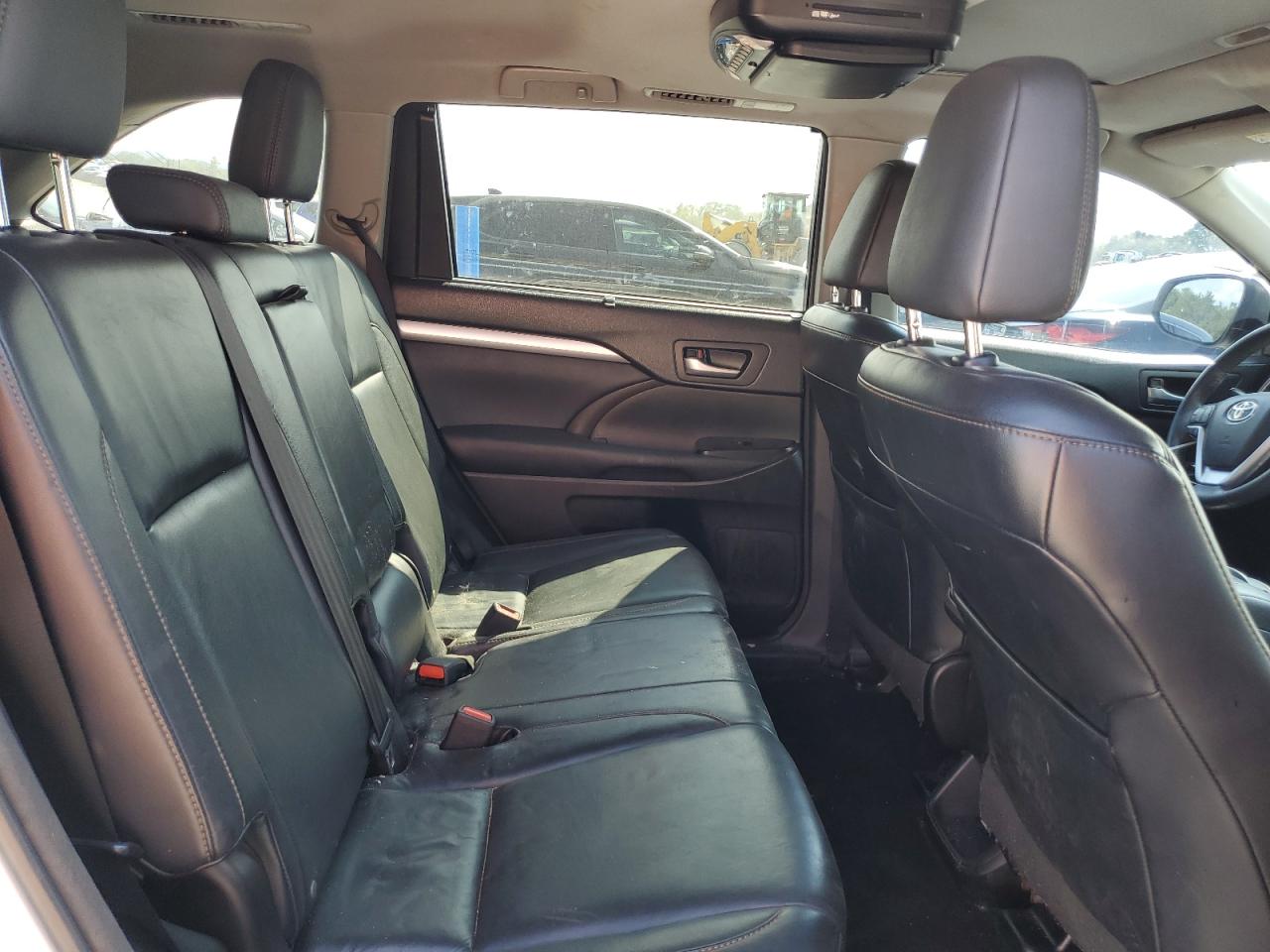 Lot #3301807346 2016 TOYOTA HIGHLANDER XLE