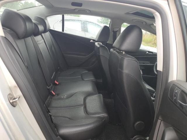 2010 VOLKSWAGEN PASSAT KOM - WVWJK7AN3AE164056