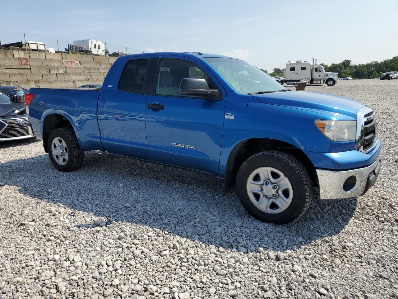 TOYOTA TUNDRA DOUBLE CAB SR5