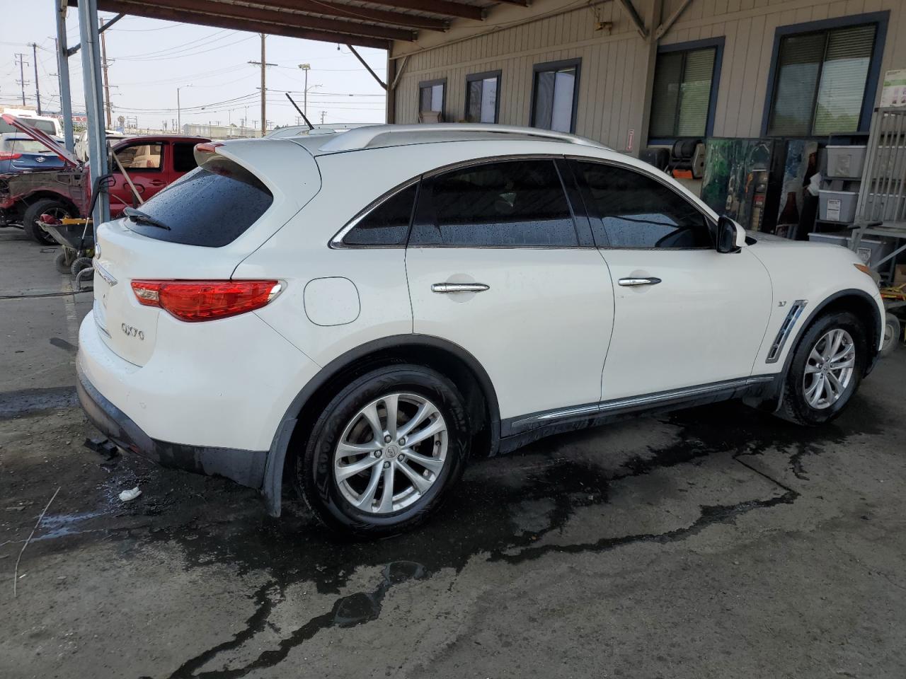 INFINITI QX70