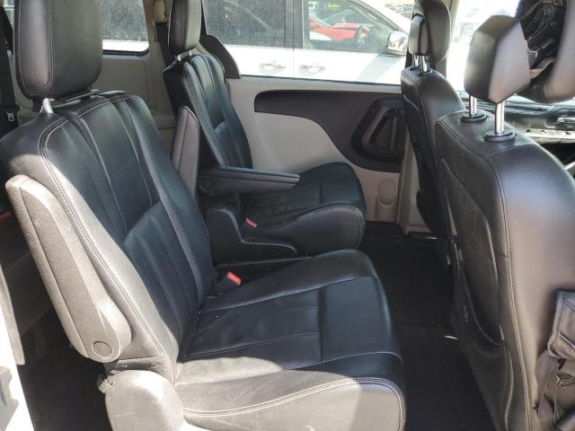 2015 CHRYSLER TOWN & COU 2C4RC1BG6FR731058
