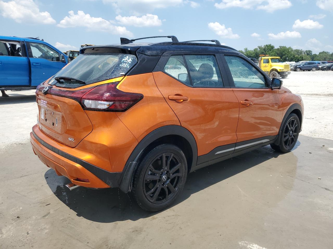 NISSAN KICKS SR