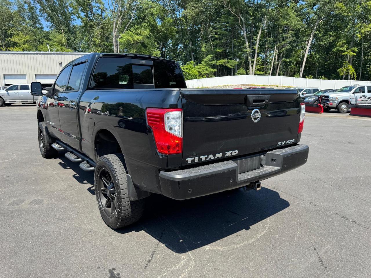 NISSAN TITAN SV