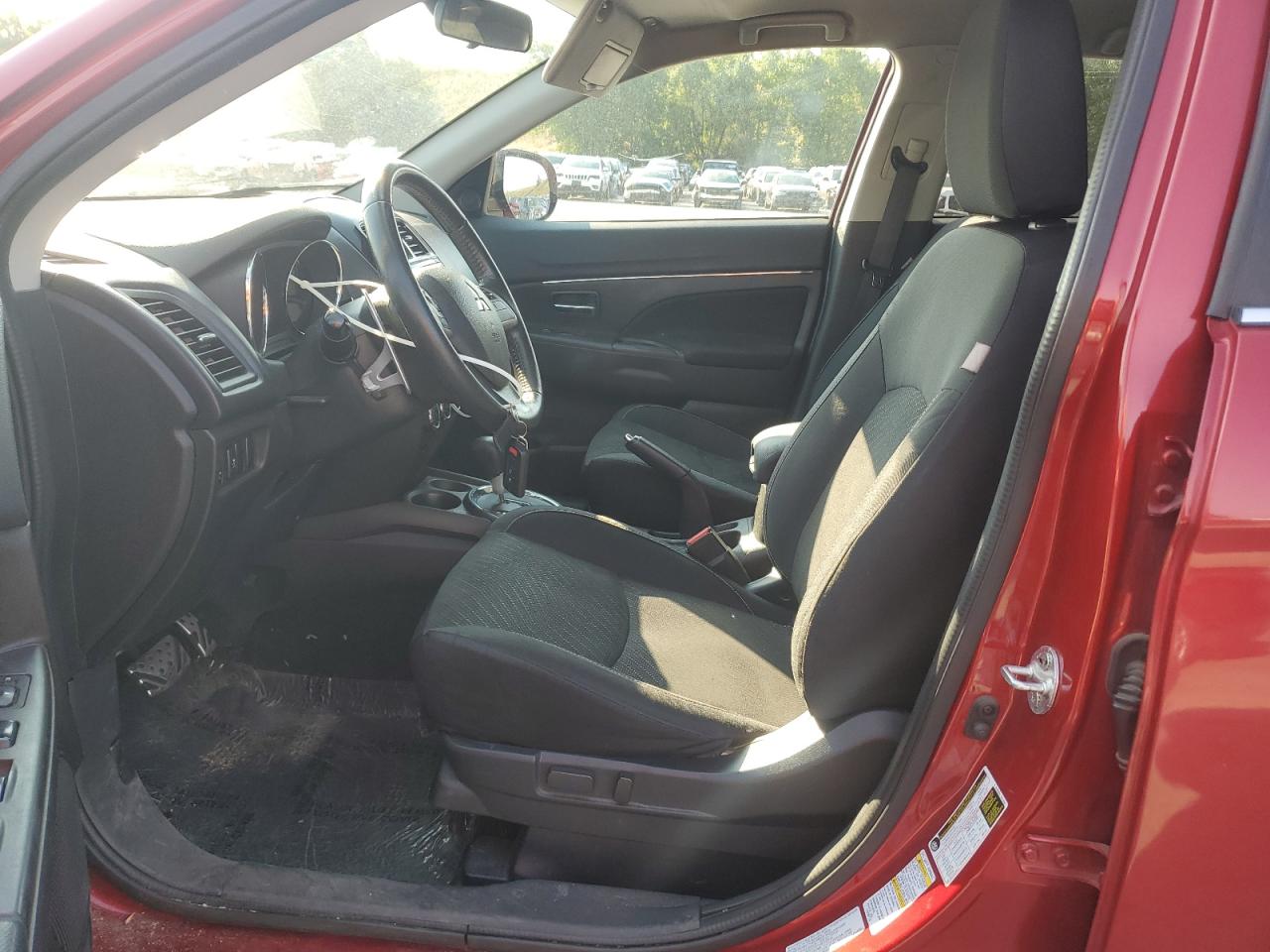 MITSUBISHI OUTLANDER SE