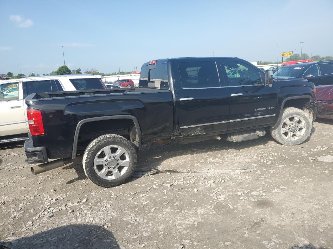 GMC SIERRA K2500 DENALI