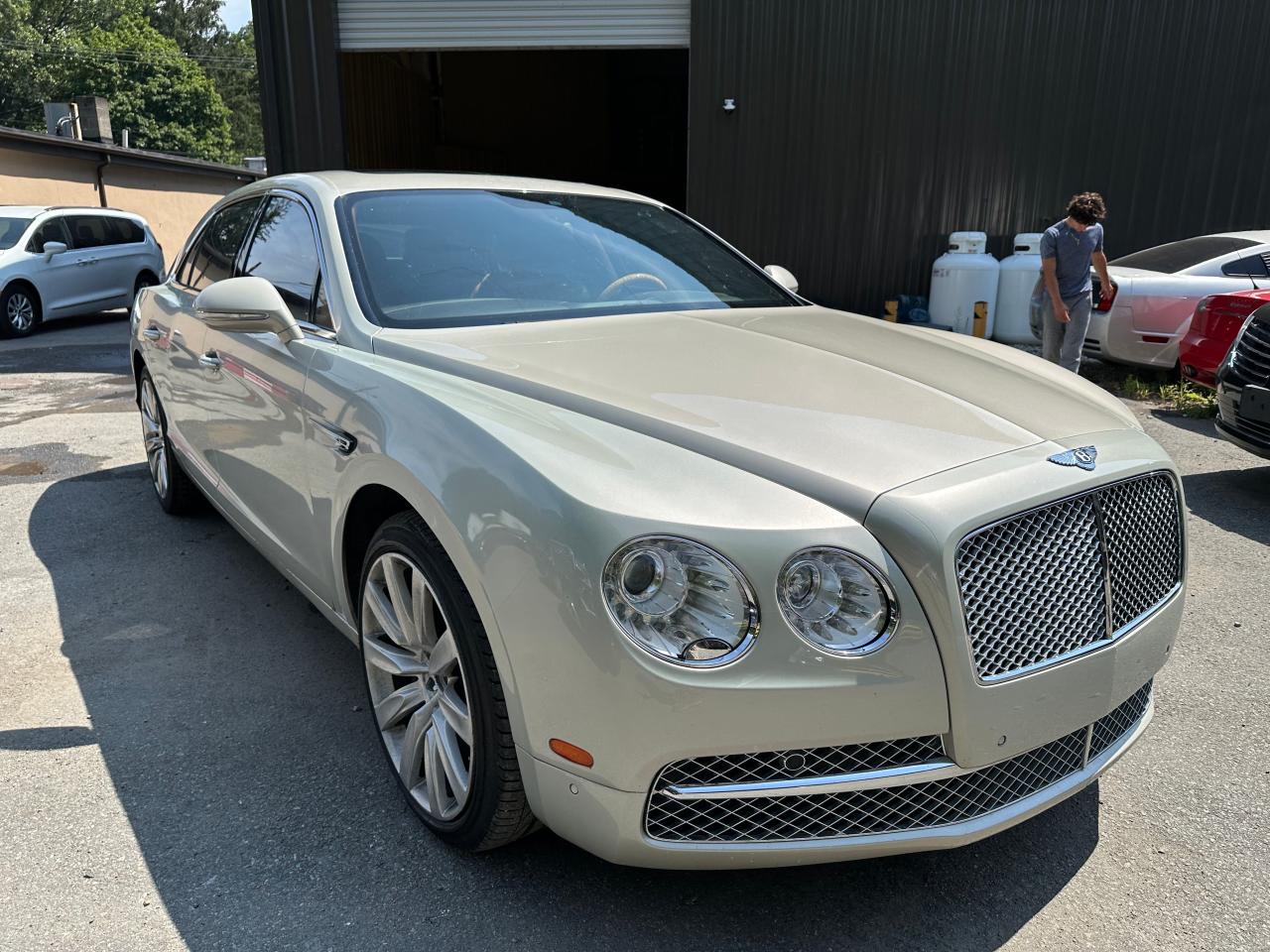 BENTLEY FLYING SPUR