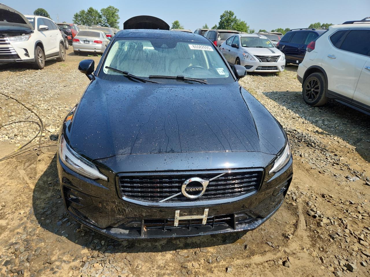 VOLVO S60 B5 MOMENTUM