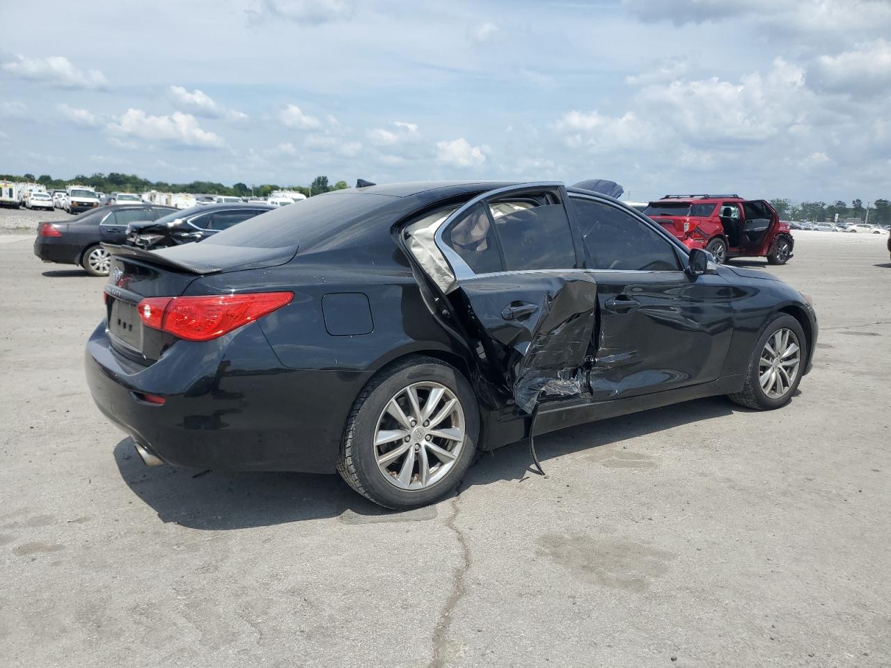 INFINITI Q50 PREMIUM