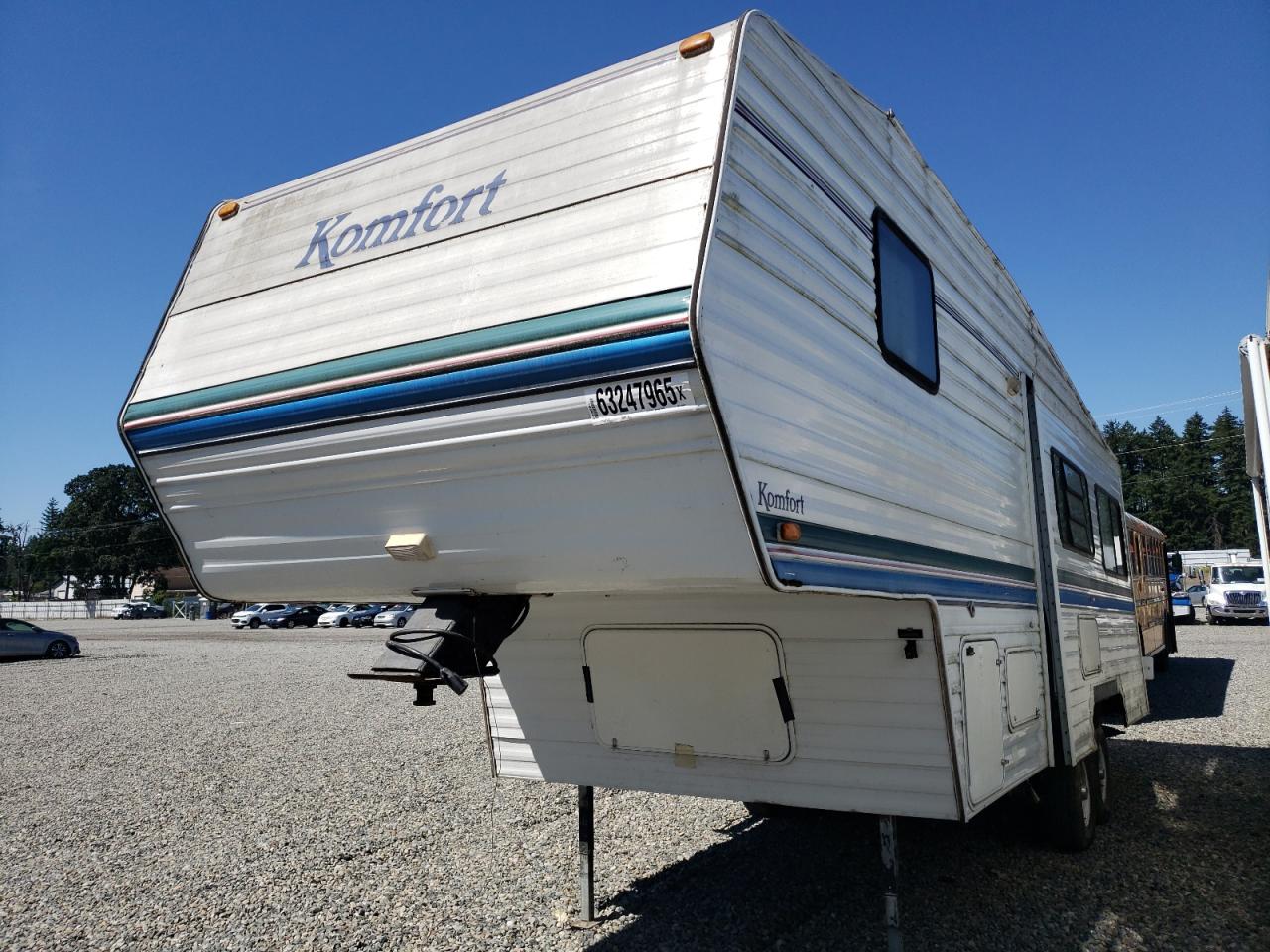 Lot #3187773061 1998 KOMFORT FIFTH WHEE