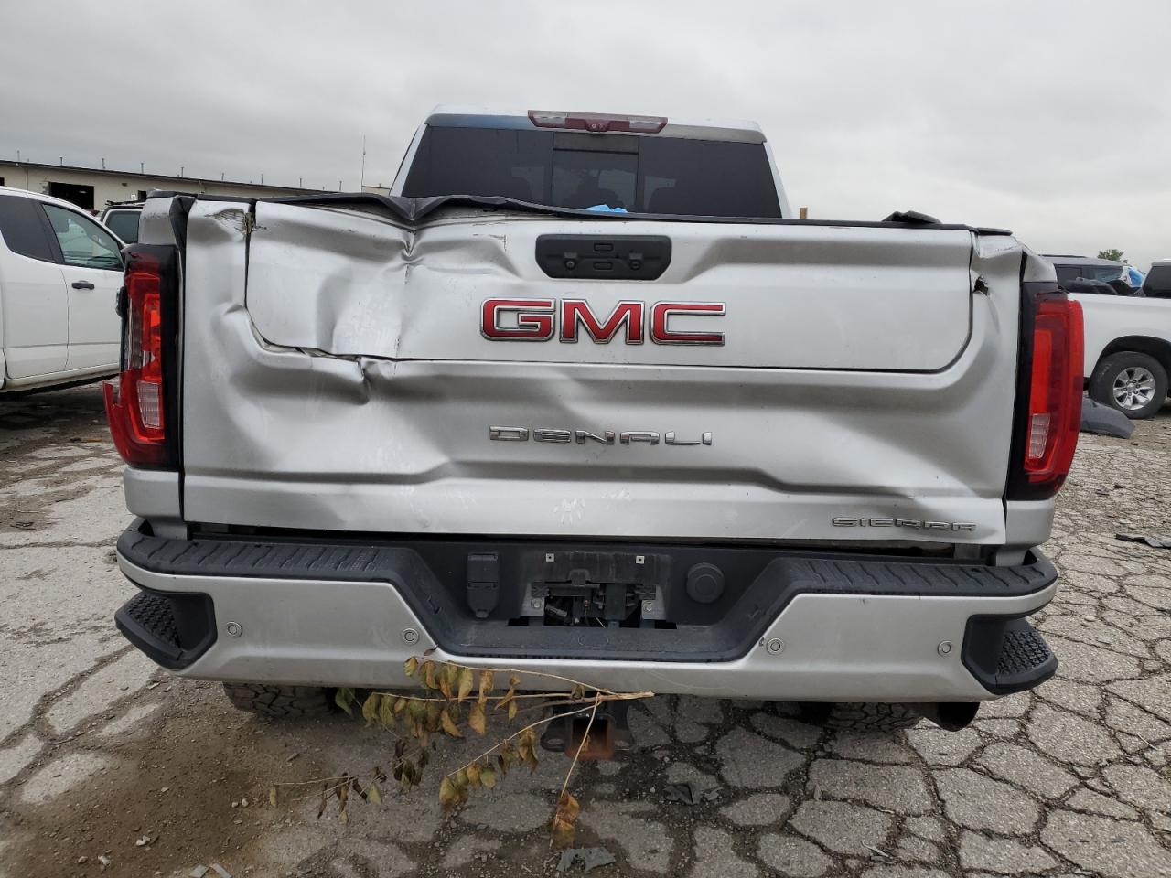 GMC SIERRA K2500 DENALI