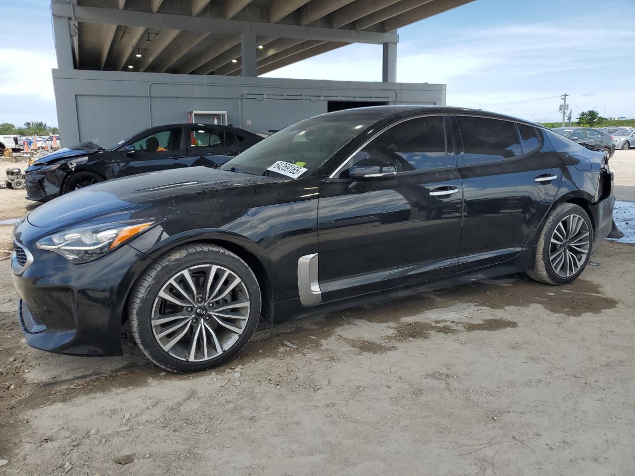 KIA STINGER PREMIUM