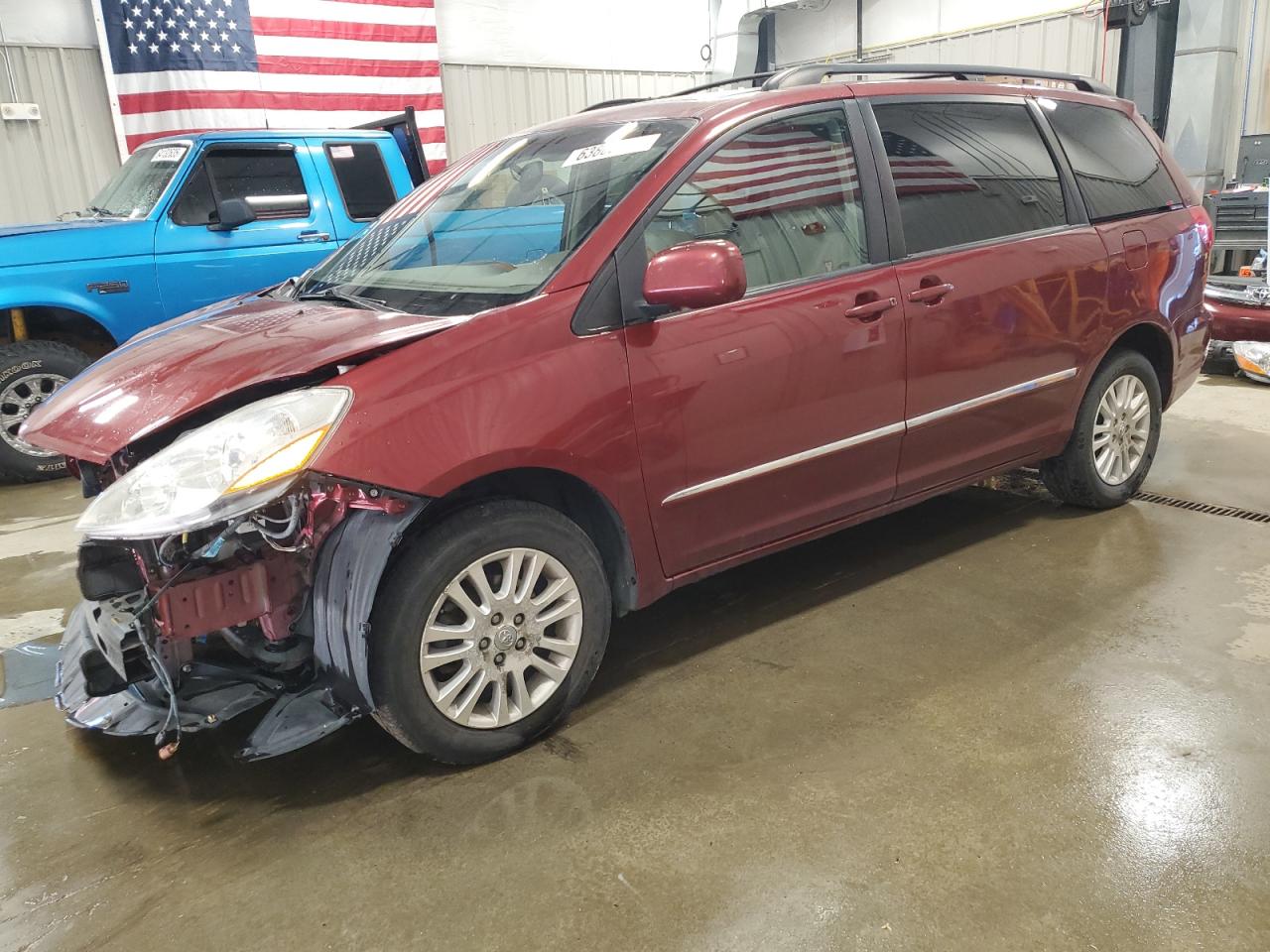 TOYOTA SIENNA XLE