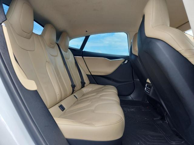 2015 TESLA MODEL S 70 5YJSA1S21FF082745