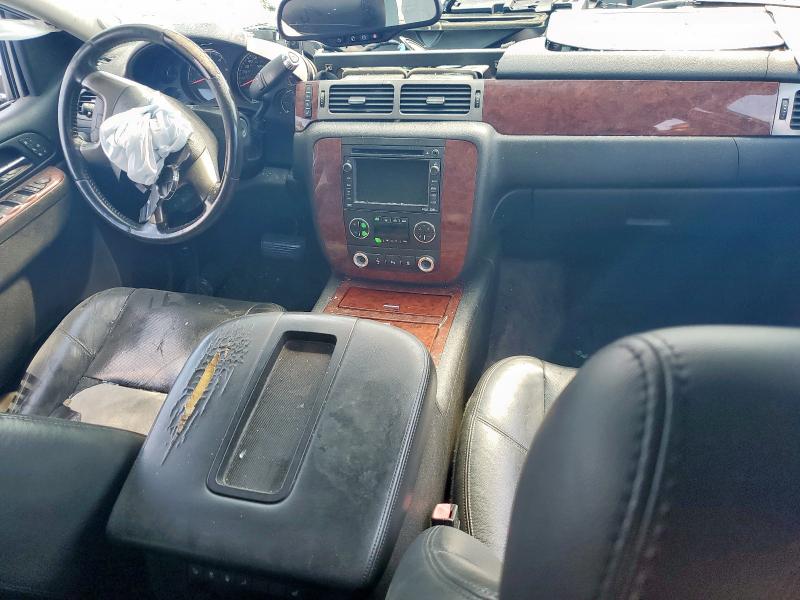 2011 CHEVROLET TAHOE C150 - 1GNSCCE04BR243164